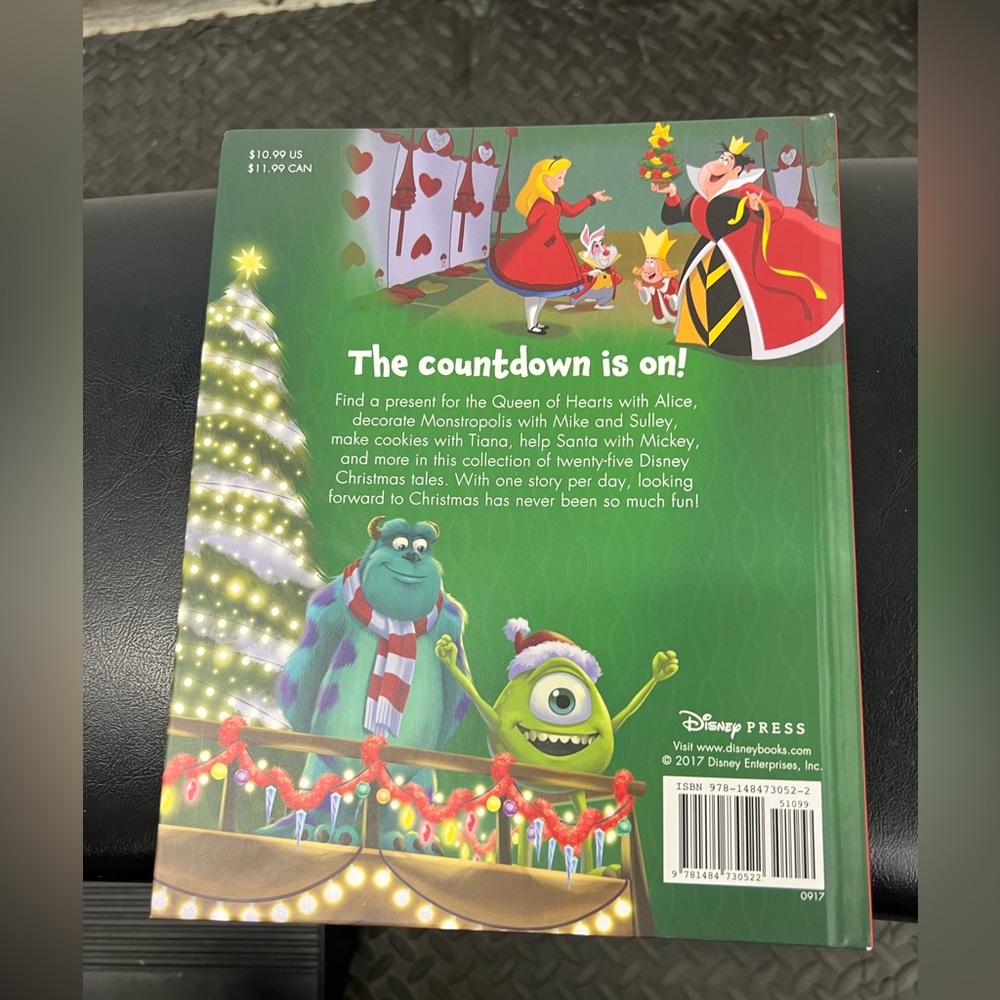 Disney Festive Green Storybook with Characters - Picture 2 of 9